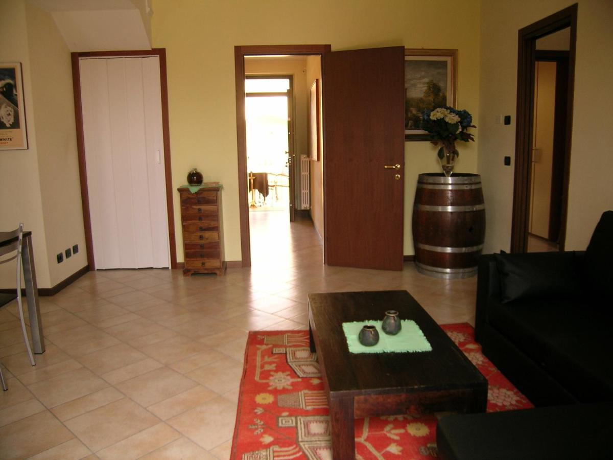 Corte Nuova Apartment Valeggio sul Mincio Luaran gambar