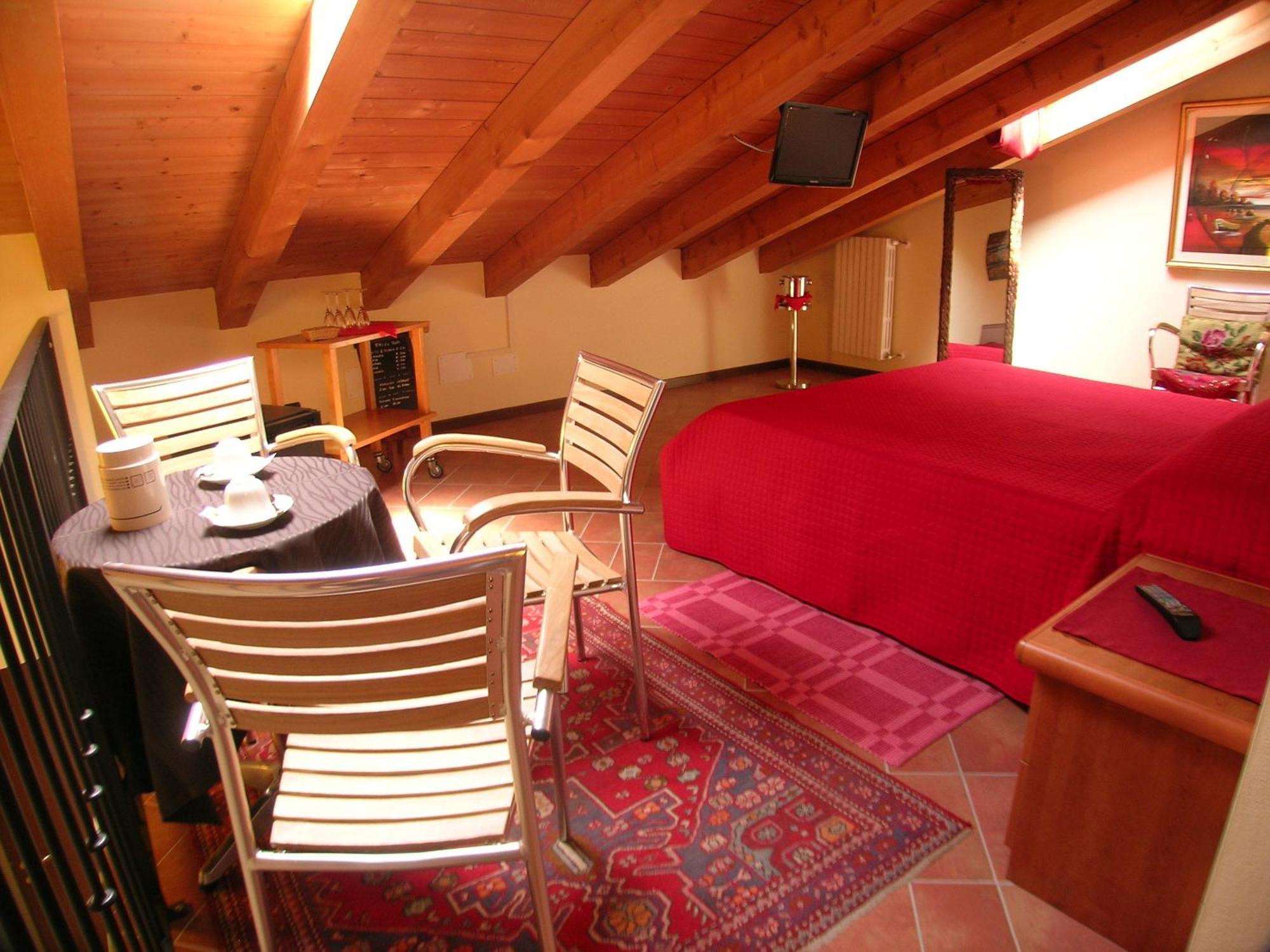 Corte Nuova Apartment Valeggio sul Mincio Luaran gambar
